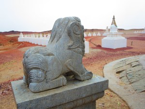 A lion watches guard over the famous clay yard. Hundreds of tourists flocked to the site over our weekend, despite its remote location!